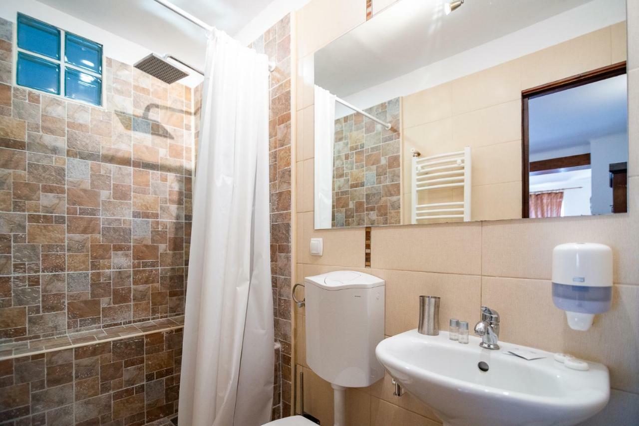 Apartamento Bed&Wine In The Center Of Oradea Exterior foto