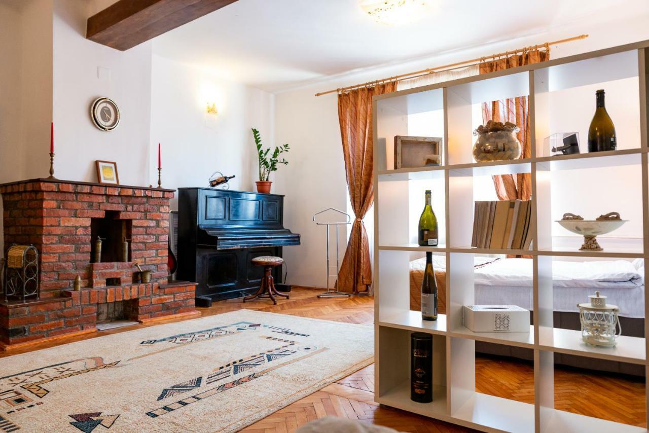 Apartamento Bed&Wine In The Center Of Oradea Exterior foto